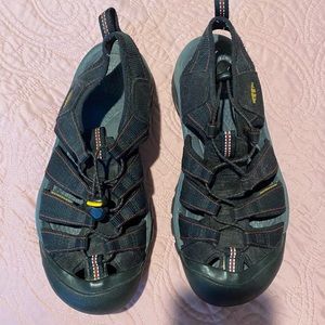 Keen athletic water hiking shoe